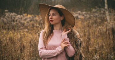 woman, portrait, autumn, hat, fashion, style, nature, autumn style, blonde, posing, women's fashion, casual, autumn landscape, outdoors, comfortable style, woman in hat, darker tones, rural, autumn fashion, landscape
