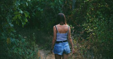 people, woman, wander, travel, adventure, fashion, outfit, nature, woods, forest, mountain, trek, green travel, green fashion, green mountain