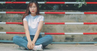 woman, glasses, model, pose, casual, outfit, denim, jeans, sneakers