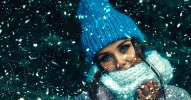 girl, model, nature, portrait, fashion, style, outfit, winter fashion, winter clothes, winter clothing, snow, snowy, winter, bonnet, knitted, scarf, sweater, woman, female, female model, brunette, makeup