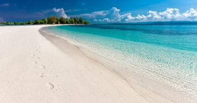 beach, sea, footprints, sand, sandy beach, nature, seashore, shore, coast, coastline, shoreline, tropical island, landscape, tropical, white sand beach, travel, indonesia