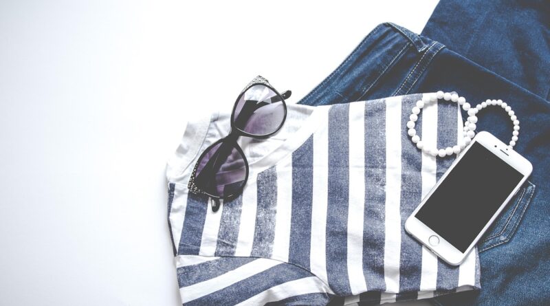 clothing, fashion, summer, woman, lifestyle, nature, denim, jeans, blue jeans, sunglasses