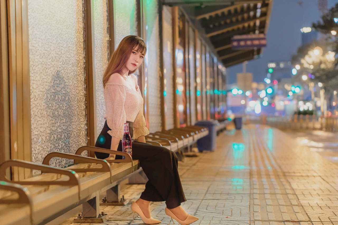 woman, girl, beautiful, pretty, young woman, fashion, fashionable, stylish, outfit, casual outfit, city, female, portrait