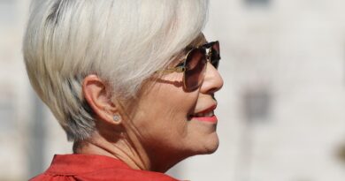 woman, portrait, business, haircut, lipstick, elderly, hairdo, glamour, happiness, smile, haircut, elderly, elderly, elderly, elderly, elderly