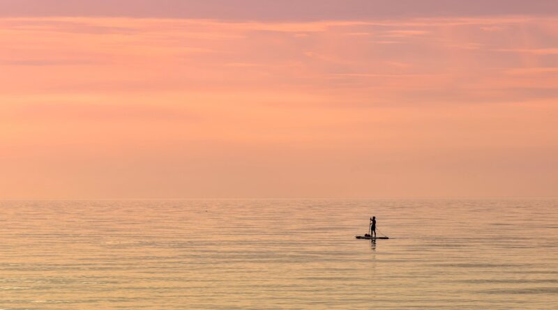 sea, paddle boarding, sunset, horizon, dusk, paddle, stand-up paddling, sup, sports, nature, trend sport, evening atmosphere, stand up paddling, recreation, athletes, quiet, meditation