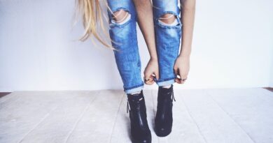 woman, girl, lady, people, fashion, style, jeans, denim, ripped, folded, boots, shoes, blonde, whitewashed, jeans, jeans, jeans, jeans, jeans, boots